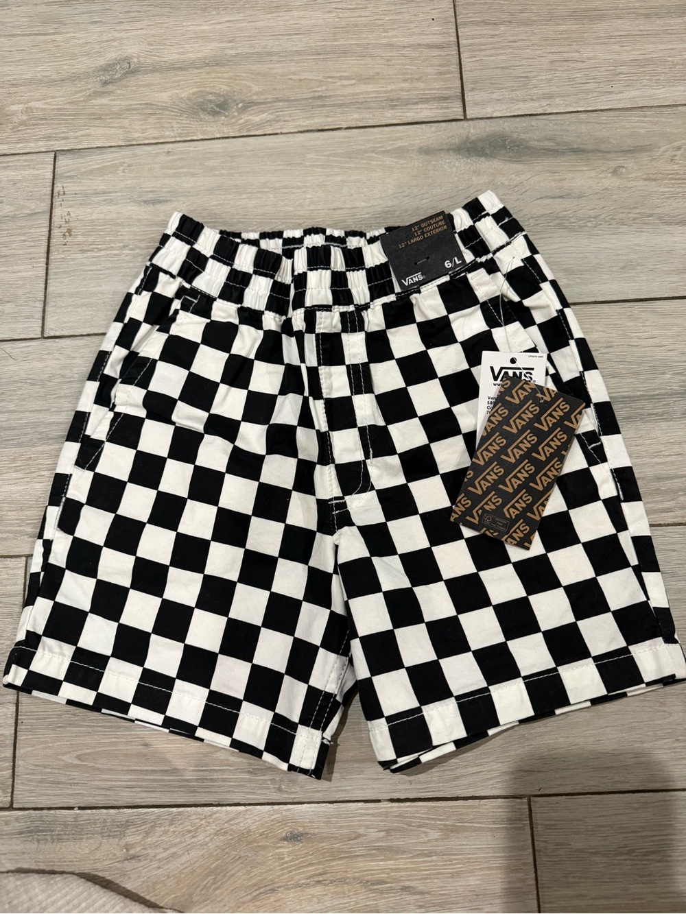 BNWT Vans Black & White Checkerboard boys  Shorts